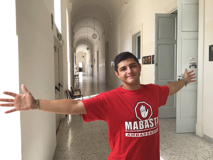 Mirko Cazzato nei corridoi dell'Istituto Tecnico Costa Mirko Cazzato nei corridoi dell'Istituto Tecnico Costa di Lecce